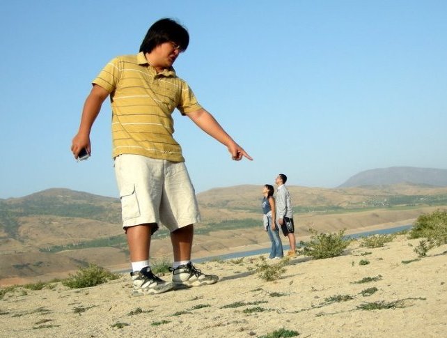Giant man - Really funny pictures collection on picshag.com