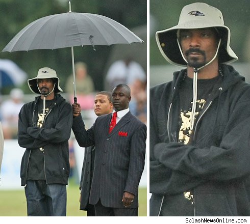 Snoop Dogg vs. umbrella