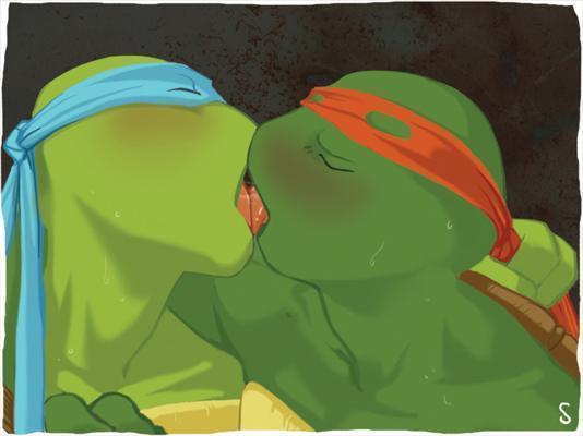 TMNT kiss