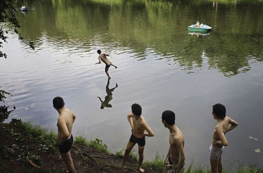 Breakdancing on water