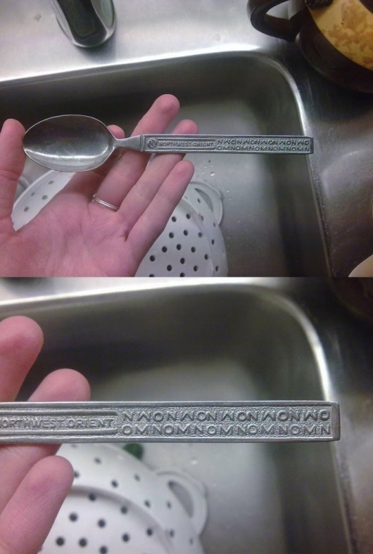 Omnomnom spoon