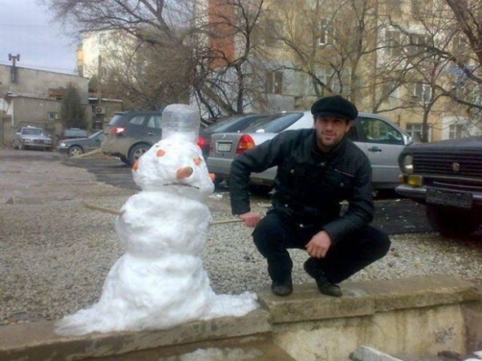 Russians don’t need chairs, they just squat - Picture 13