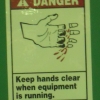 Keep hands clean when equipment is running Keep hands clean when equipment is running
