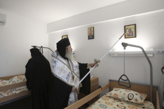 Romanian priests blessing all kinds of things - Picture 15