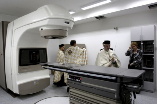 Romanian priests blessing all kinds of things - Picture 3