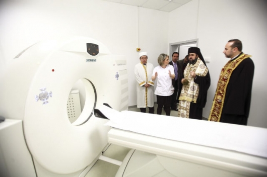 Romanian priests blessing all kinds of things - Picture 7