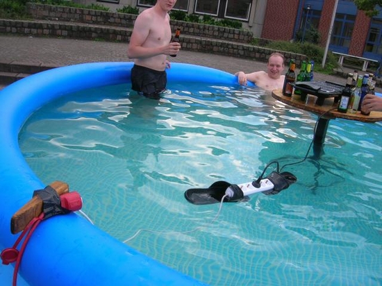 Floating extention cord fail