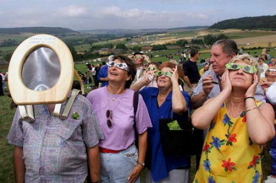 Wathcing the solar eclipse